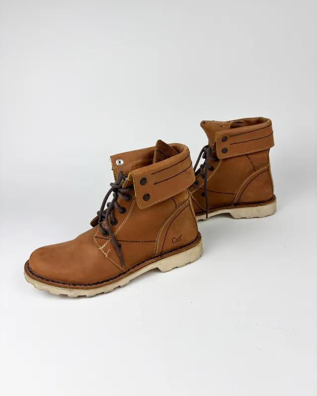 Botas tipo borcego cuero cat