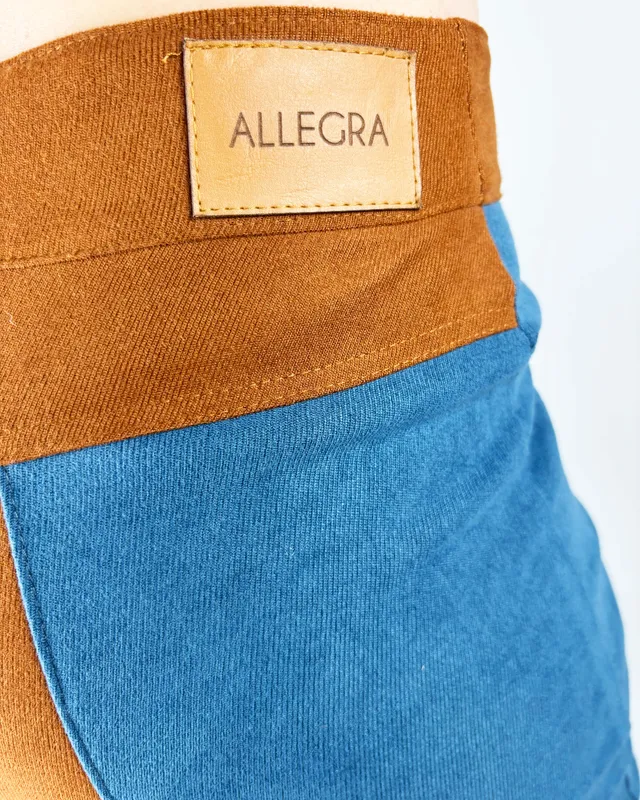 Pantalon de pana marron y azul allegra