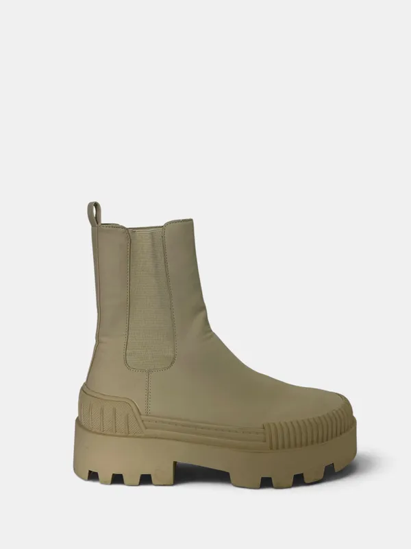 Bota plana suela dentada zara