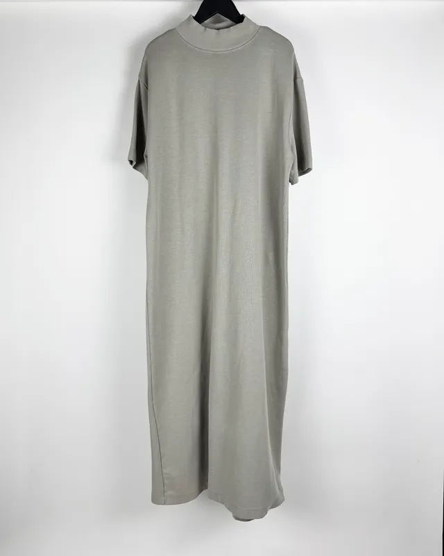 Vestido gris c/cuello alto zara