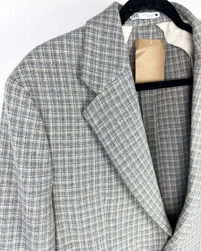 Blazer cuadrille gris y crudo zara