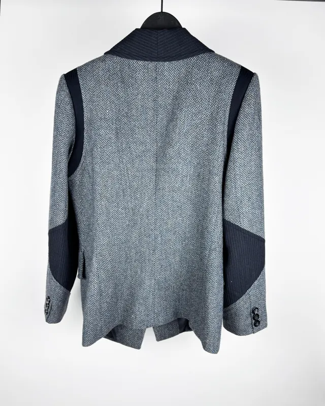 Blazer gris con detalles margara shaw