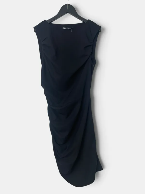 Vestido corto fruncido zara