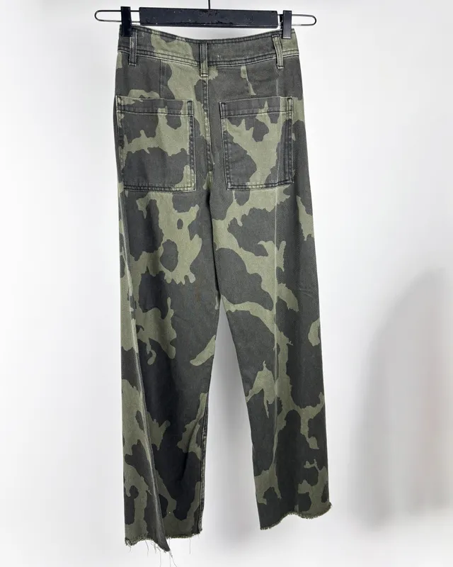 Pantalon camuflado zara