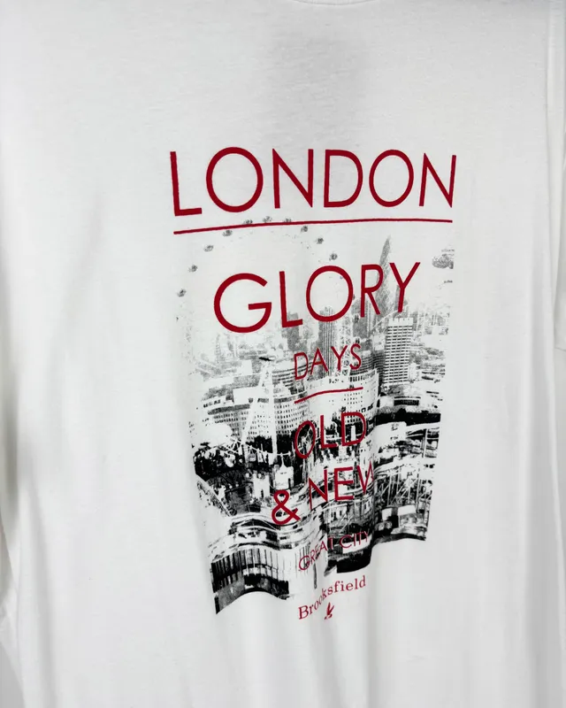 Remera blanca estampada brooksfield