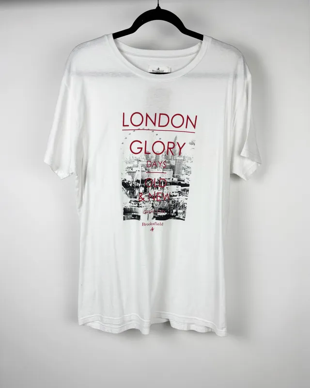 Remera blanca estampada brooksfield