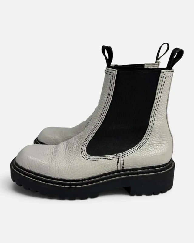 Botas blancas prune