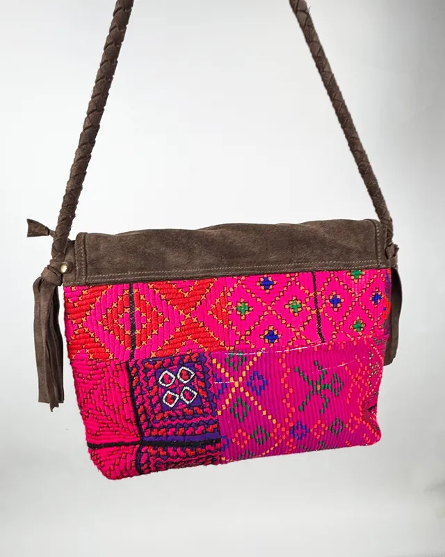 Cartera de cuero c/bordado