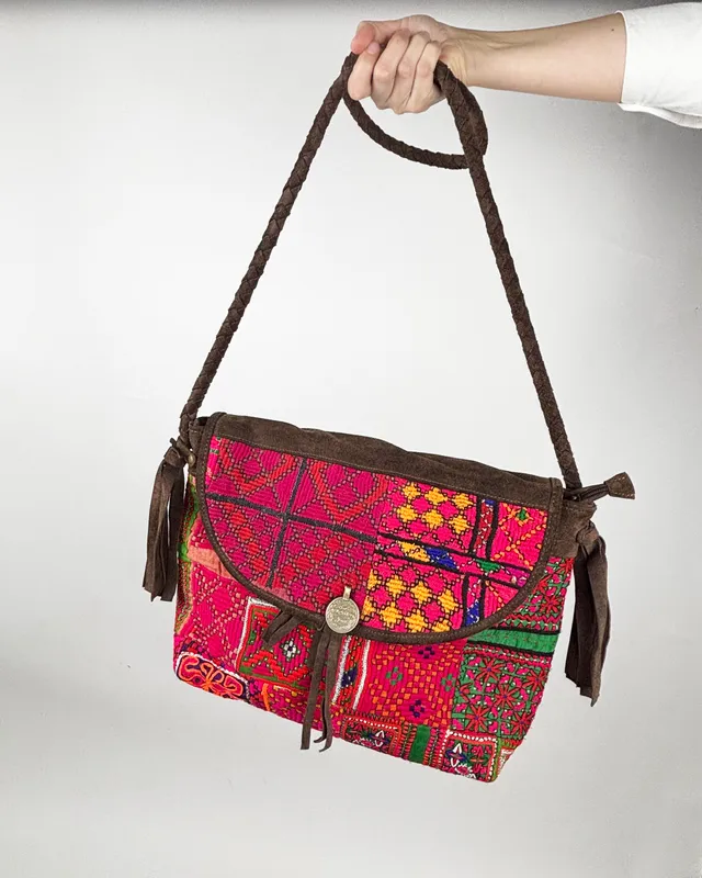 Cartera de cuero c/bordado