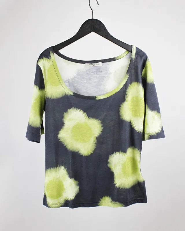 Remera estampada jazmin chebar