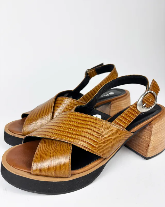 Sandalias marron pecari