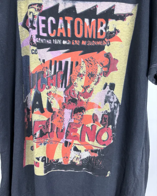 Remera negra estampada rapsodia