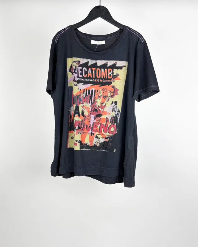 Remera negra estampada rapsodia