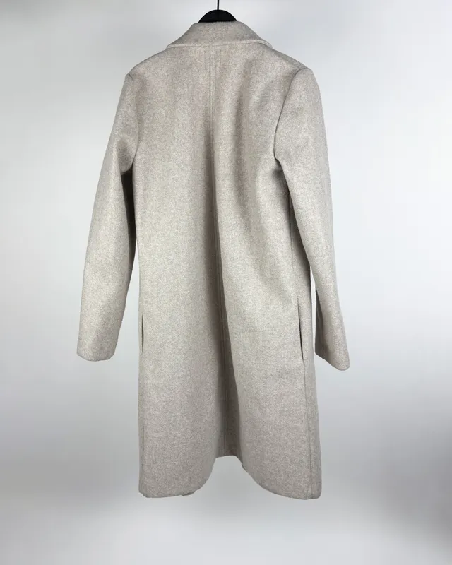 Tapado beige s/botones zara