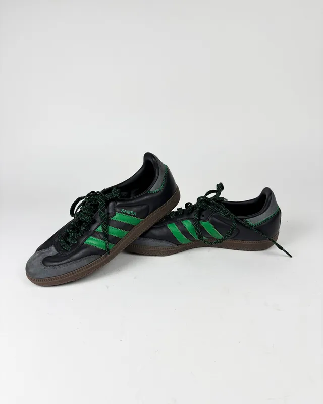 Cgampiones negros y verde samba adidas