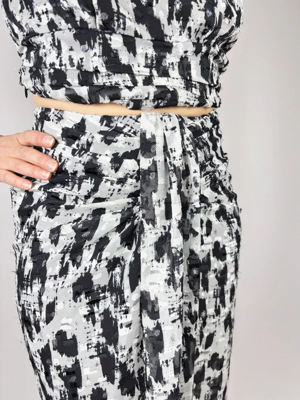 Pollera gris negra mango