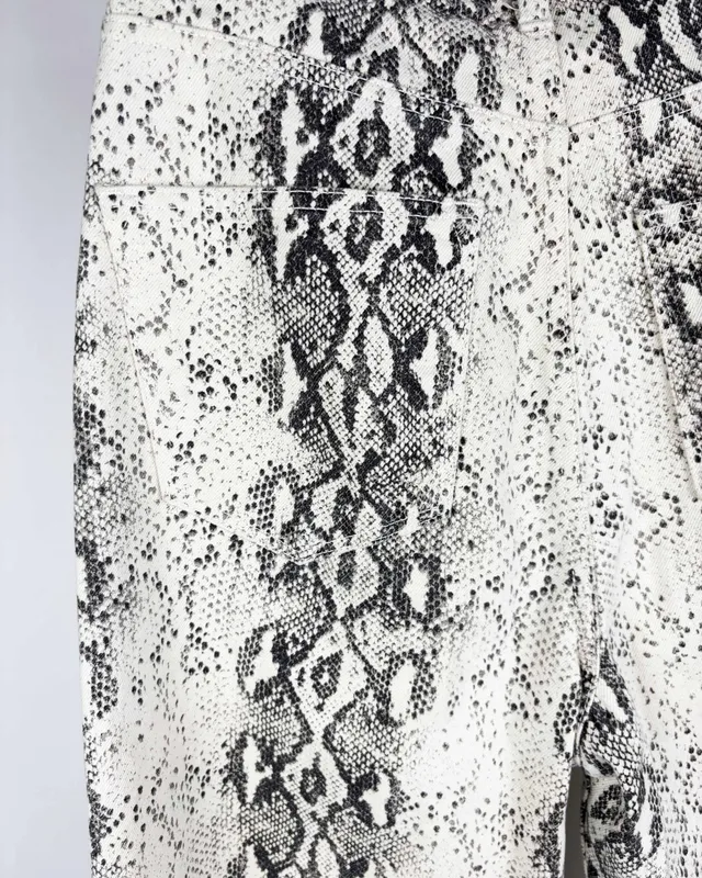 Pantalon ancho animal print zara