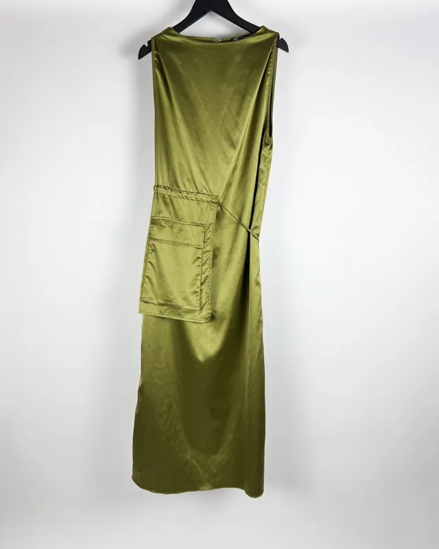 Vestido saten verde zara