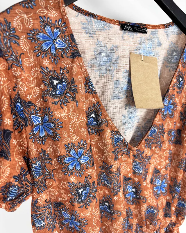 Remera marron corta estampada zara