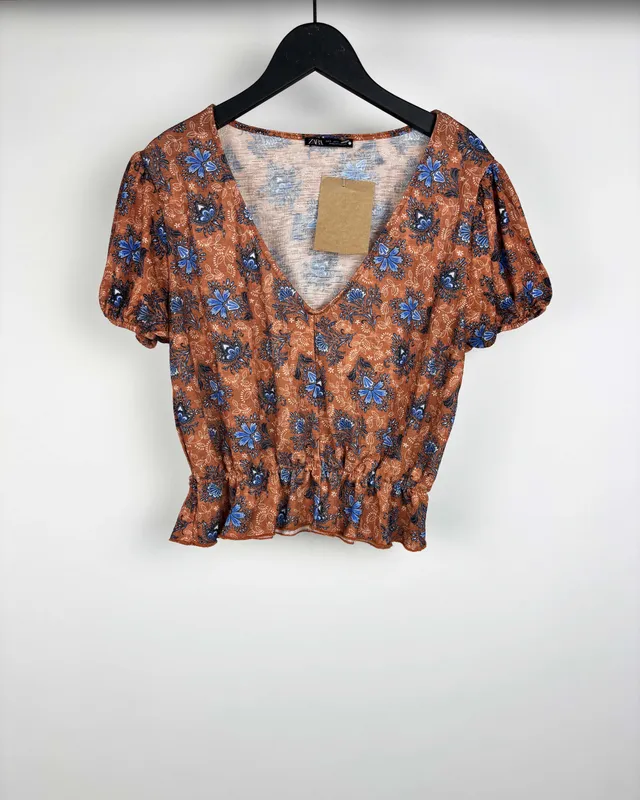 Remera marron corta estampada zara
