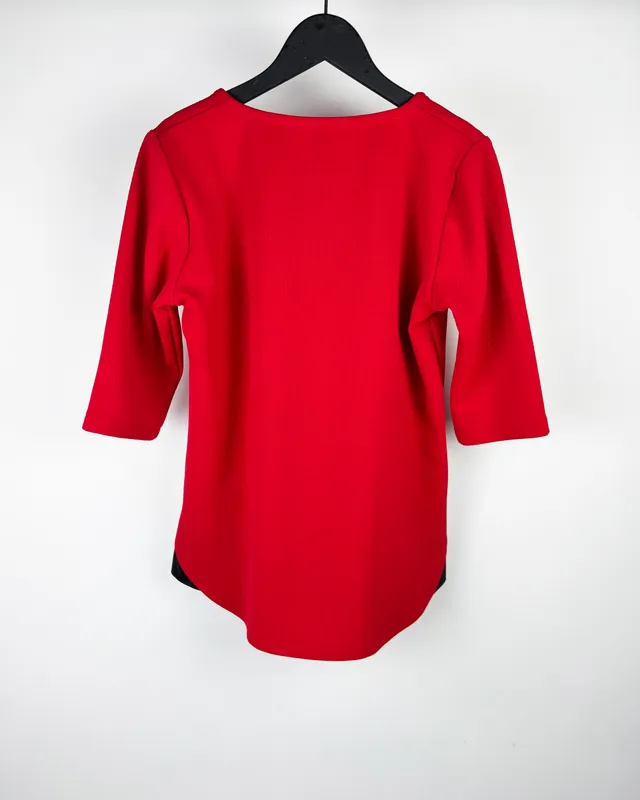 Remera roja calesa