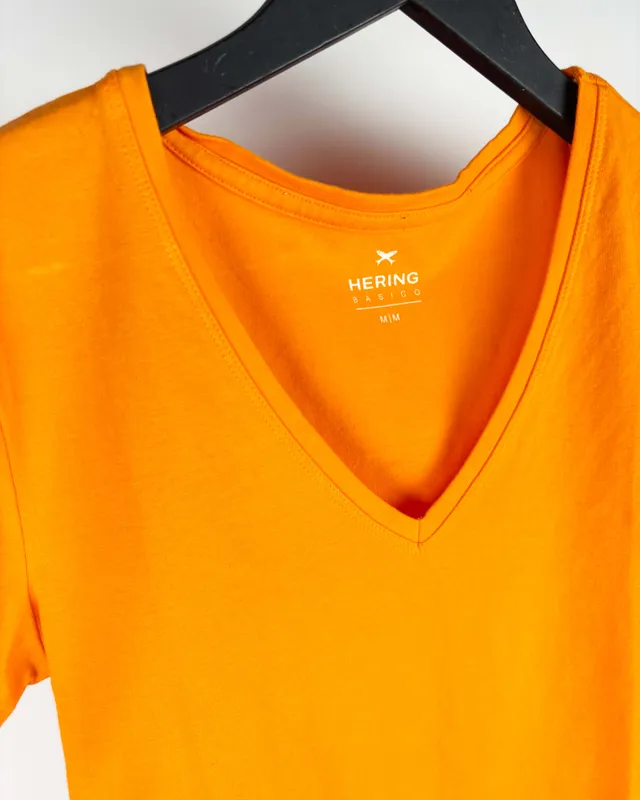 Remera naranja hering