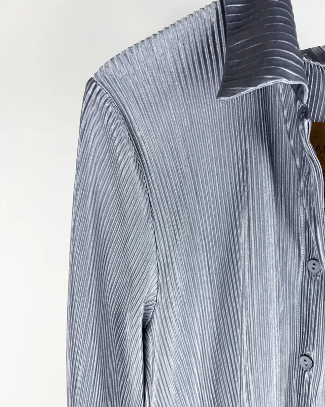 Camisa gris plisada indian