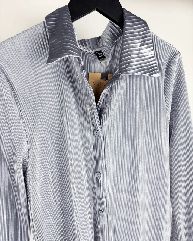 Camisa gris plisada indian