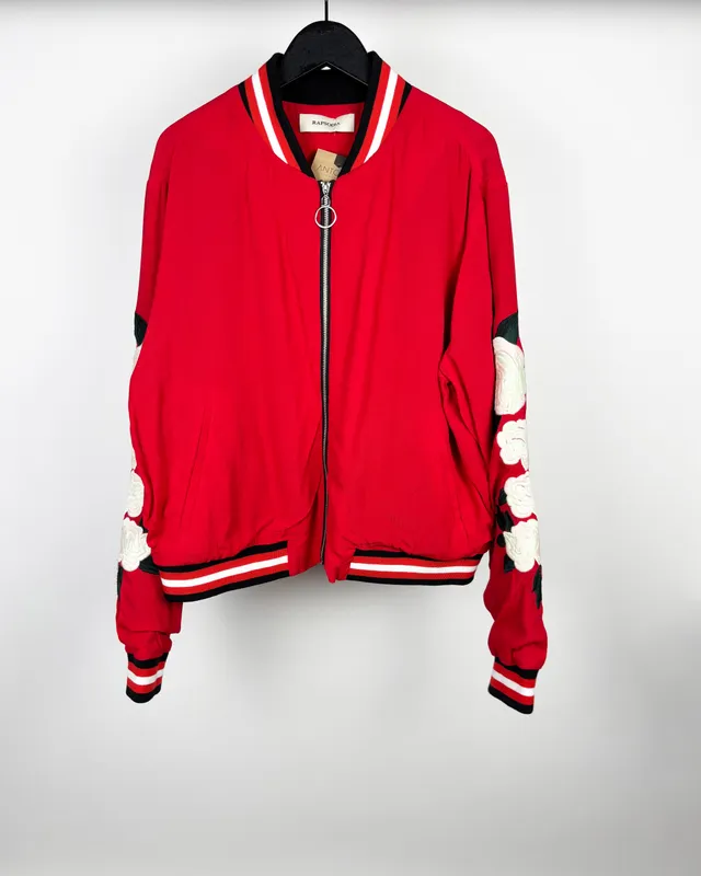 Campera roja c/bordado rapsodia