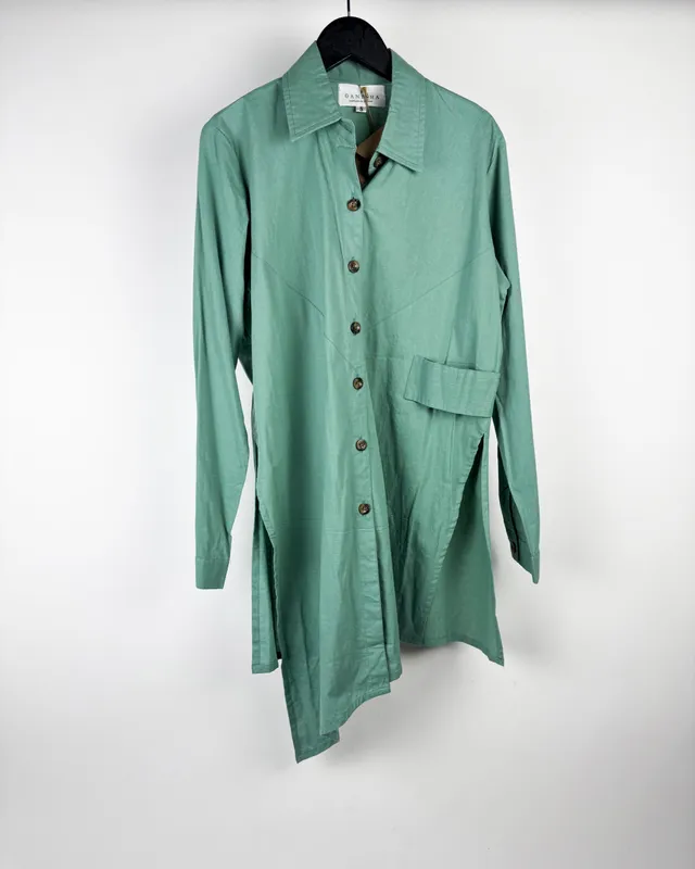 Camisa verde asimetrica be ganesha