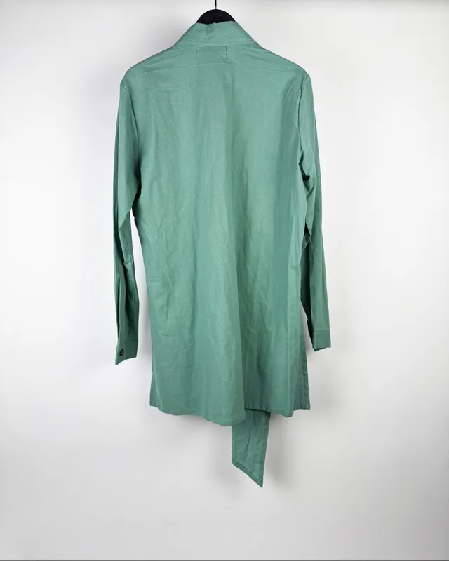 Camisa verde asimetrica be ganesha