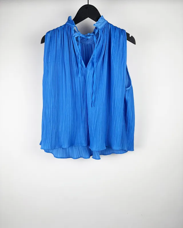 Blusa celeste plisada zara