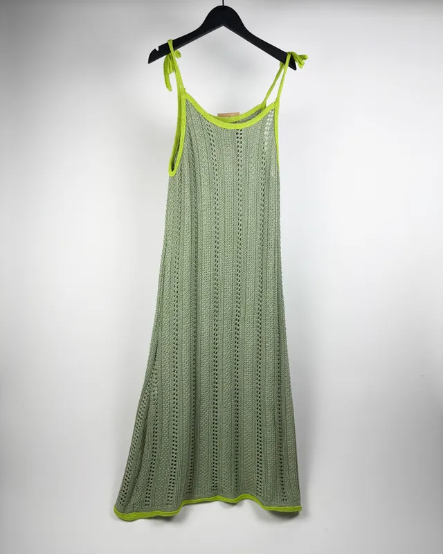 Vestido tejido verde hnad