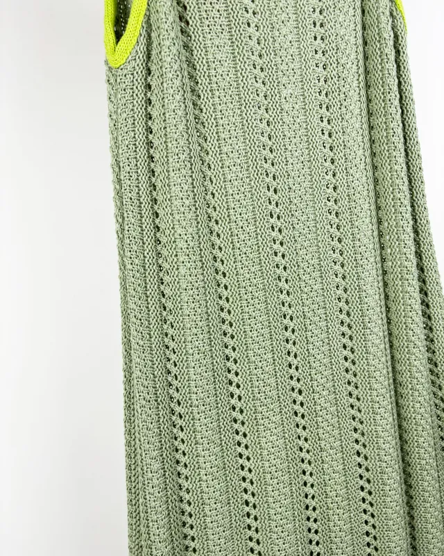 Vestido tejido verde hnad