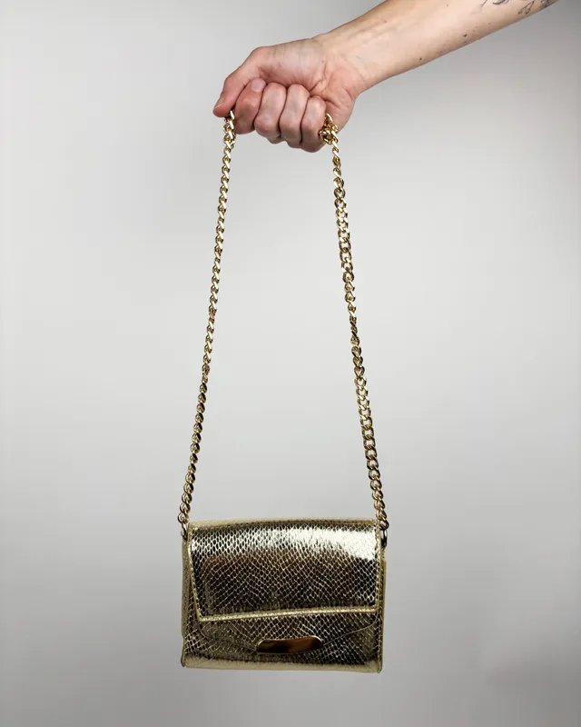 Cartera dorada chica satinato