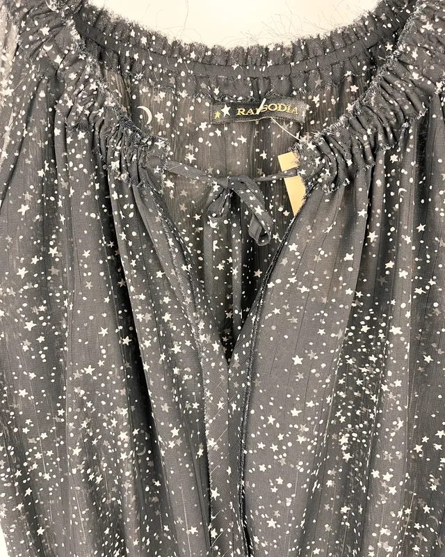 Vestido negro estampado rapsodia