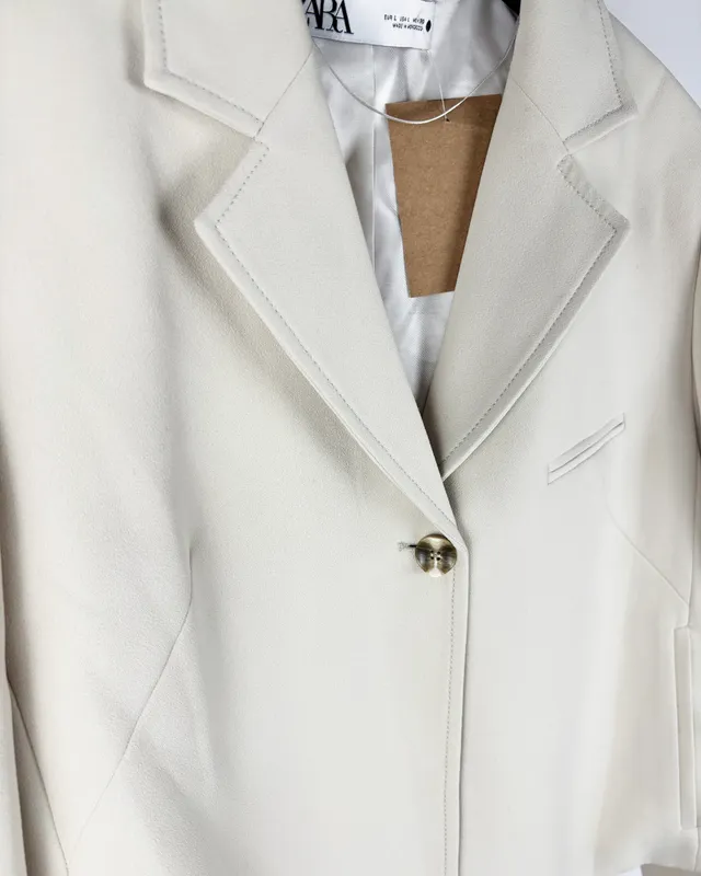 Blazer corto crudo zara