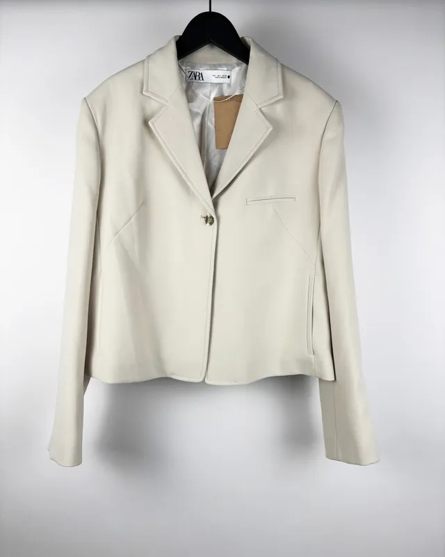 Blazer corto crudo zara