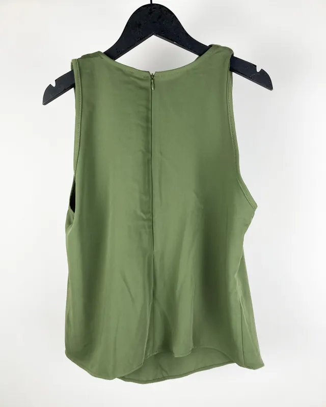 Blusa verde c/argolla dorada zara