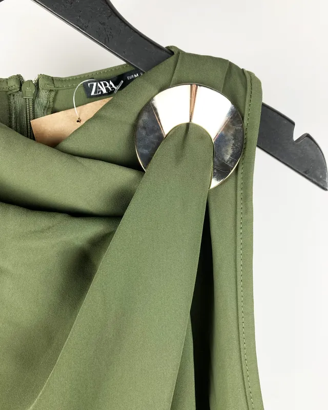 Blusa verde c/argolla dorada zara