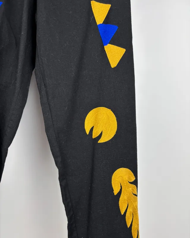 Pantalon negro c/bordado zara