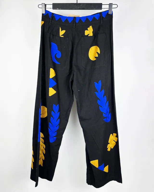 Pantalon negro c/bordado zara