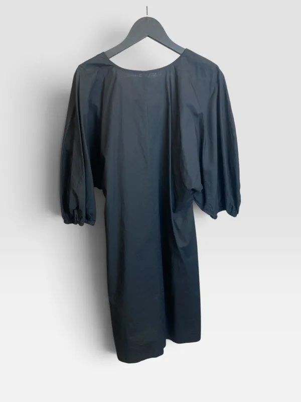 Vestido negro m abullonada h&m
