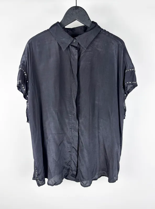 Blusa negra rapsodia