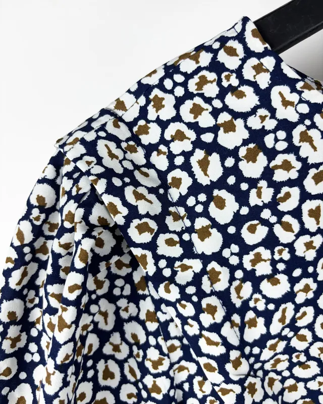 Blusa azul manchada indian