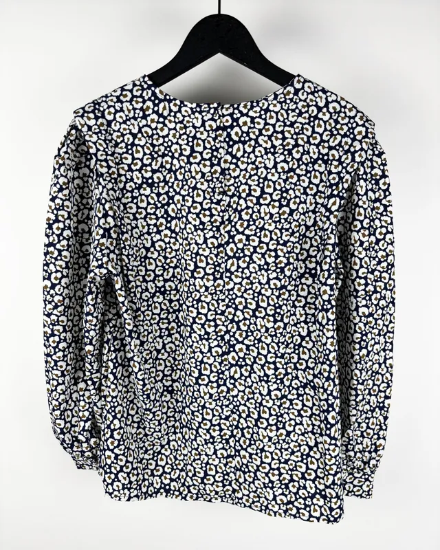 Blusa azul manchada indian