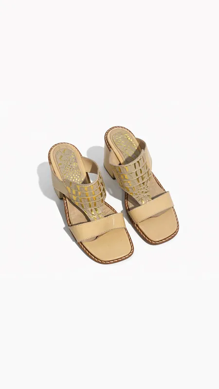 Sandalias cuero taco alto madera