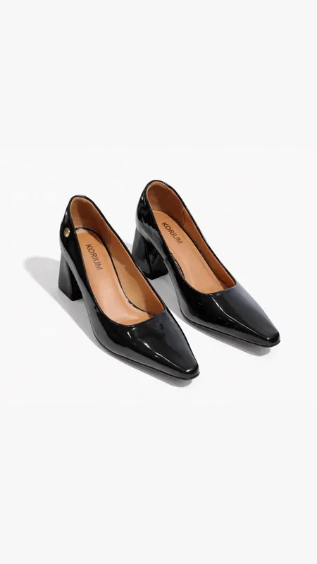 Zapatos en punta charol korium