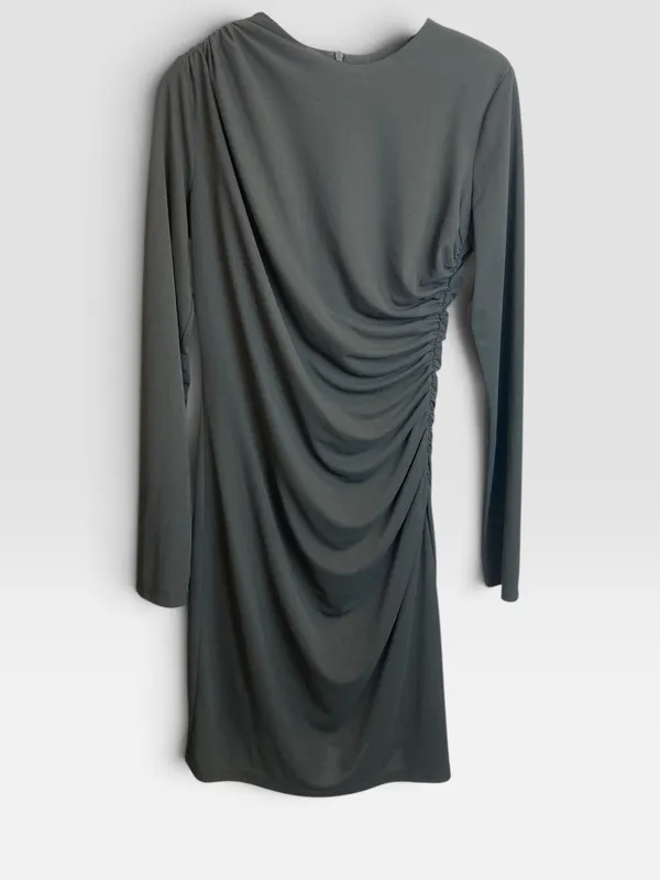 Vestido ml fruncido verde zara