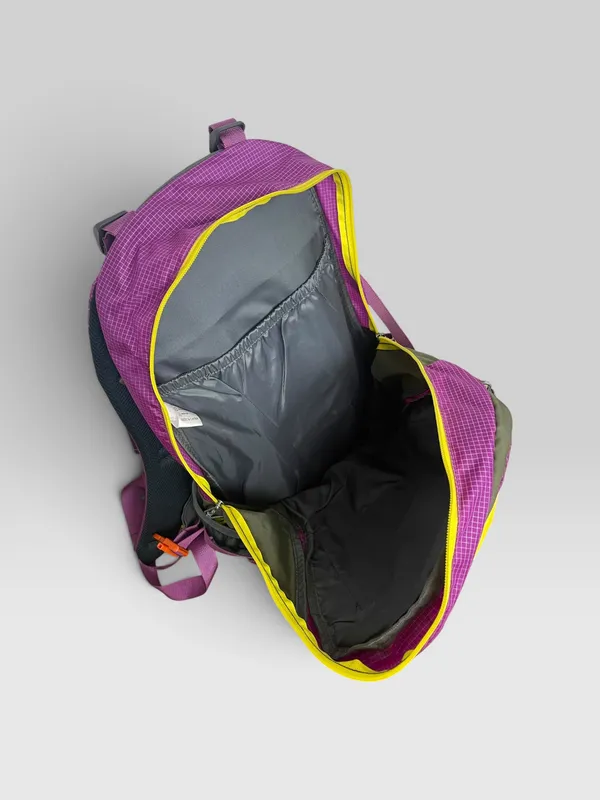 Mochila deportiva violeta gris y amarillo senterland